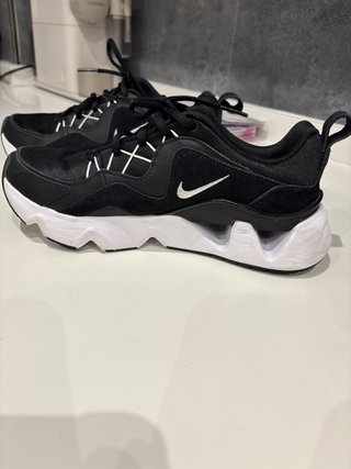 Zapatillas Nike Negras y Blancas