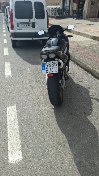 Yamaha YZF R6 Negra y Dorada
