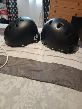 Cascos patín.los dos por 20€ eléctrico.monopatin.e