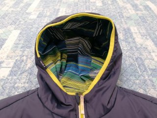 Piumino con cappuccio "Decathlon" t. 13-14 anni.