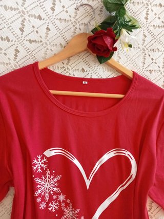 Camiseta Roja con Corazones TXL