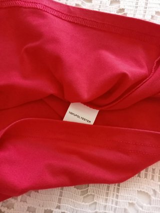 Camiseta Roja con Corazones TXL