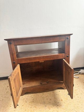 Mueble de madera rústico