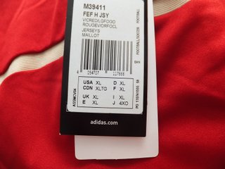 Camiseta Fútbol España Adidas Talla XL. Nueva.