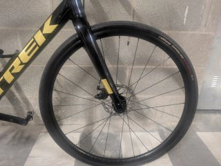 Bicicleta Trek Domane AL 2