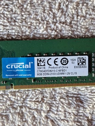 4x8 GB Crucial DDR4-2133 UDIMM RAM