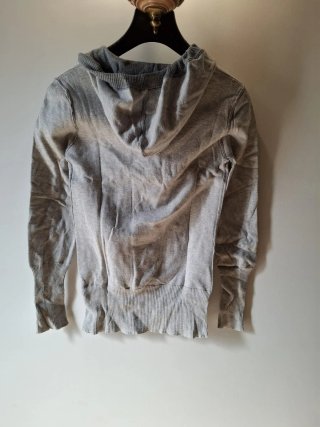 Maglioncino grigio con cappuccio