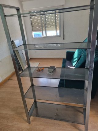 Estantería de cristal y metal