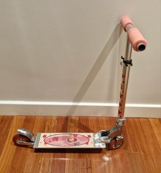 Patinete infantil rosa y plateado