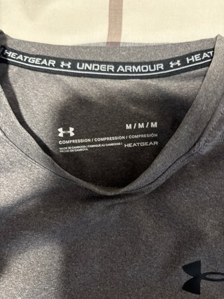Camiseta compresión Under Armour gris , nueva