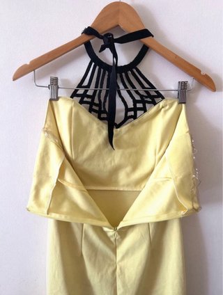 Vestido halter pedrería plateada