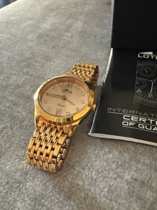 Reloj Lotus Dorado Mujer
