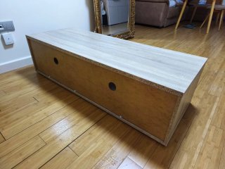 Mesa TV comedor madera y blanco