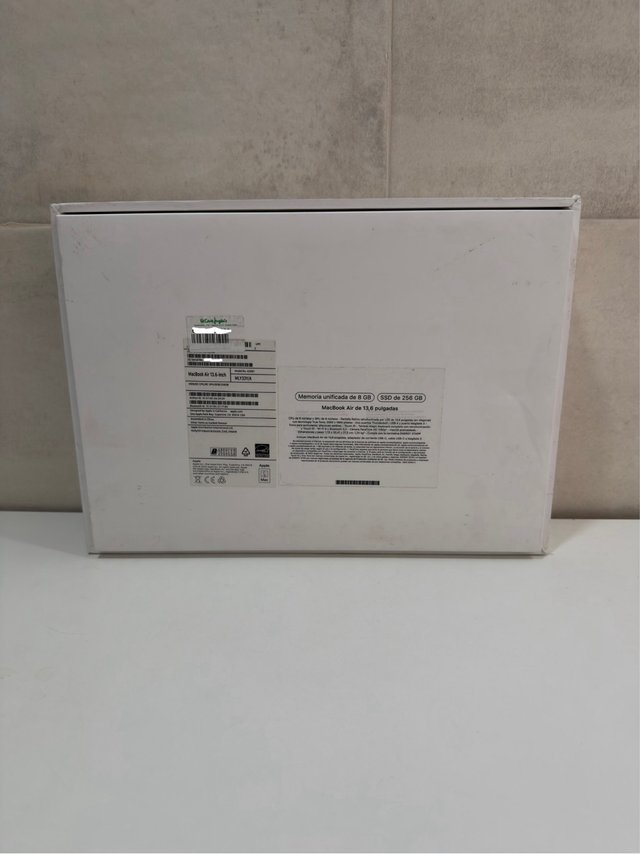 Apple MacBook Air M2 13,6”