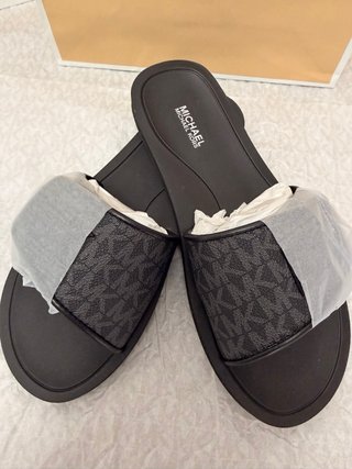Chanclas Michael Kors MK