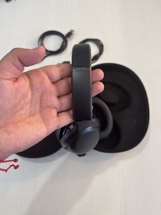 JBL Tour One M2 Estuche y Accesorios