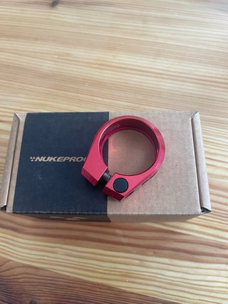 Aperto de Selim Nukeproof 34,9mm Vermelho