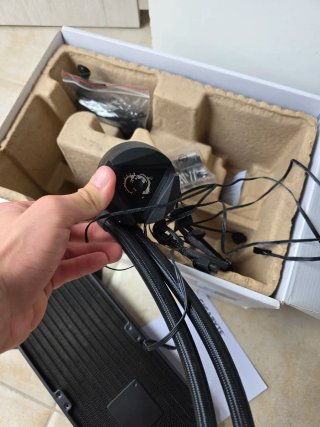MSI MAG Coreliquid 240R V2 (Para piezas)