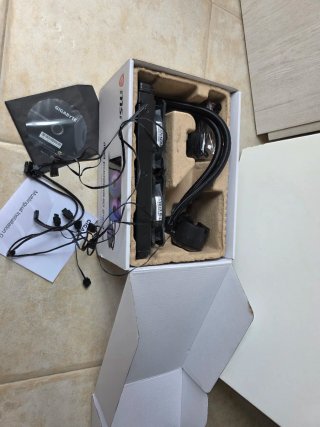 MSI MAG Coreliquid 240R V2 (Para piezas)