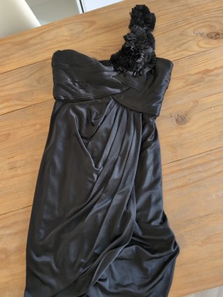 Vestido fiesta corto negro