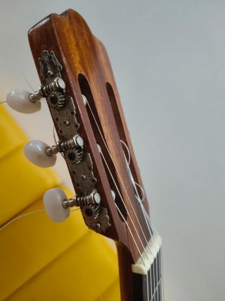 Requinto Bartolomé Lozano