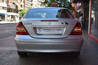 Mercedes-Benz Clase C 2005