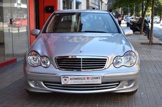 Mercedes-Benz Clase C 2005