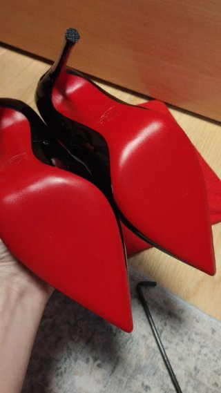 Zapatos tacón negros suela roja T39