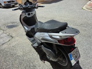 Piaggio Beverly 125cc Maxi Scooter