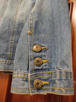 Chaqueta vaquera corta celeste desgastado Talla L
