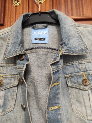 Chaqueta vaquera corta celeste desgastado Talla L