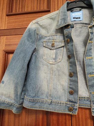 Chaqueta vaquera corta celeste desgastado Talla L
