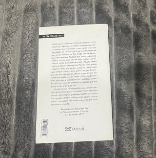 Un pack de literatura infantil/juvenil en gallego.