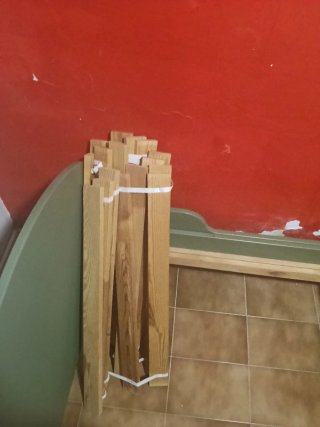 Somier de madera con colchón