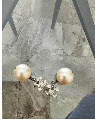 Orecchini Chanel perle e logo CC