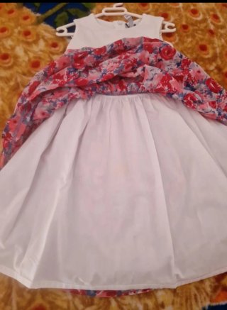 Vestido niña flores verano, marca Mayoral.