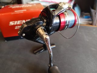 Carrete de pesca Shimano Sienna