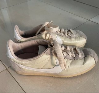 Zapatillas Nike Cortez Mujer Beige/Gris