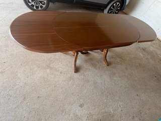 Mesa comedor madera caoba maciza.