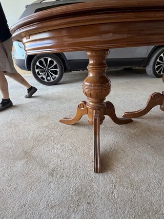 Mesa comedor madera caoba maciza.
