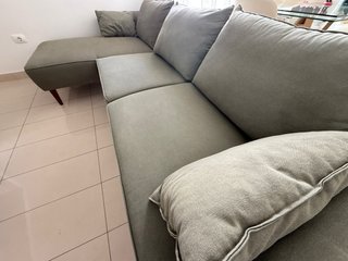 Sofá chaise longue verde
