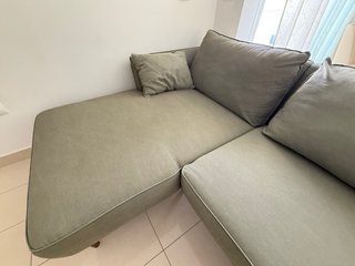 Sofá chaise longue verde