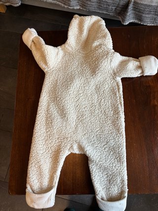 Mono overall invierno bebé con capucha