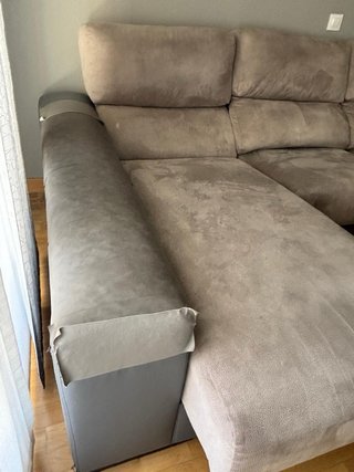 Sofá chaise longue tela y polipiel
