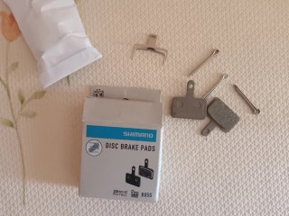 Shimano B05S Disc Brake Pads and Spring