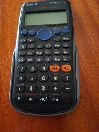Calculadora Casio fx-82ES PLUS