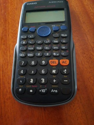 Calculadora Casio fx-82ES PLUS