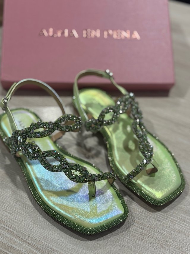 Sandalias Alma en Pena verdes y doradas