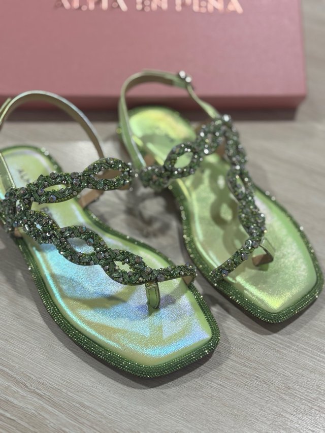 Sandalias Alma en Pena verdes y doradas