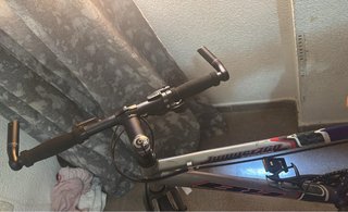 Dos bicicletas esa y otra bh